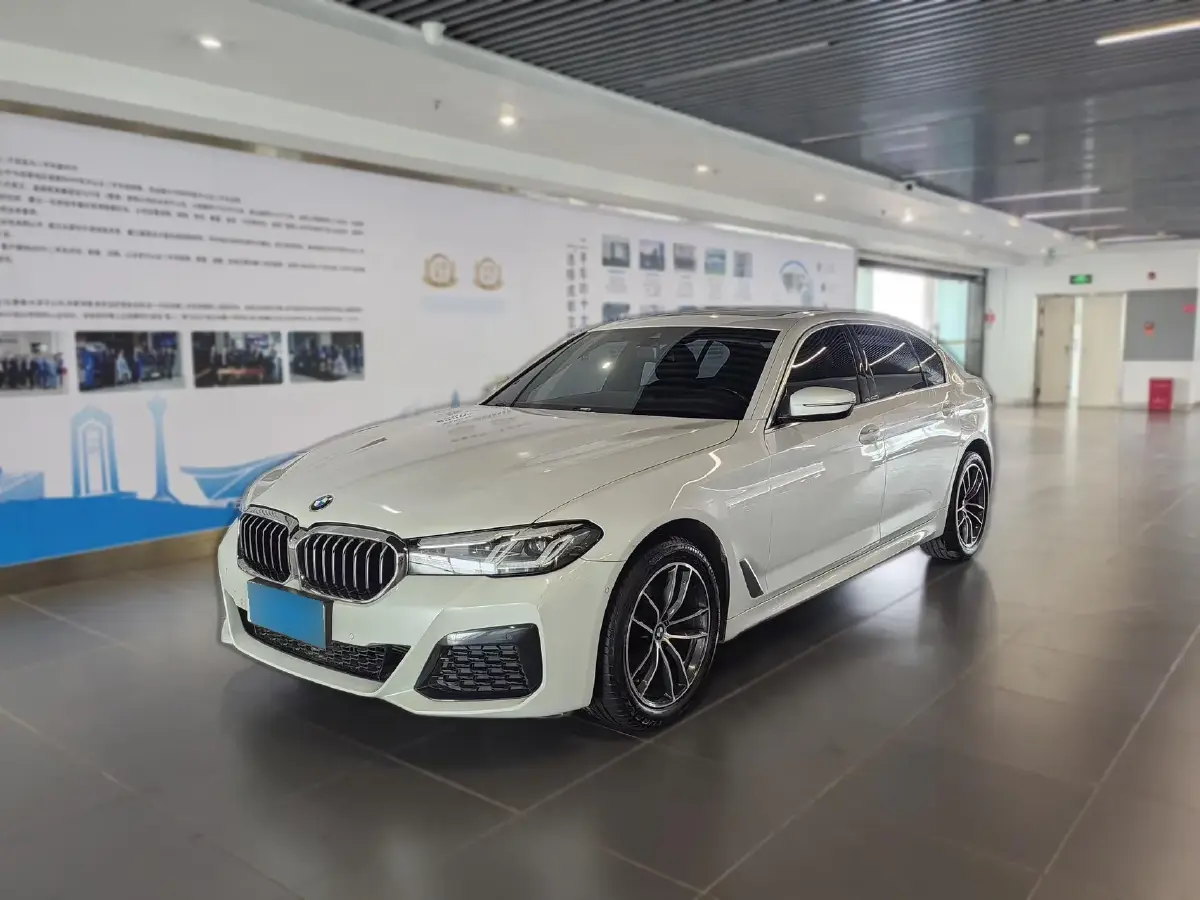 2022 BMW 5 Series 2.0T 184HP L4 8AT
