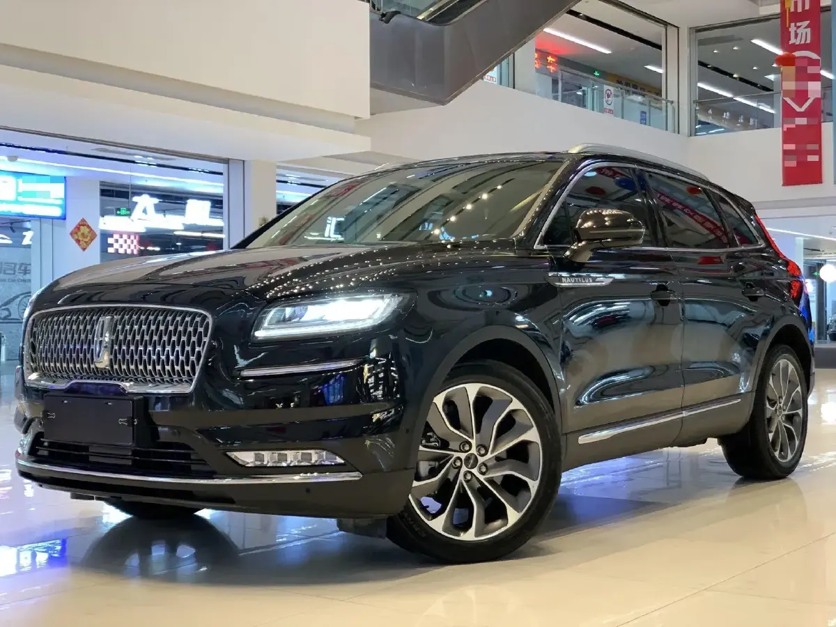 2021 Lincoln Nautilus 2.0T 245HP L4 8AT