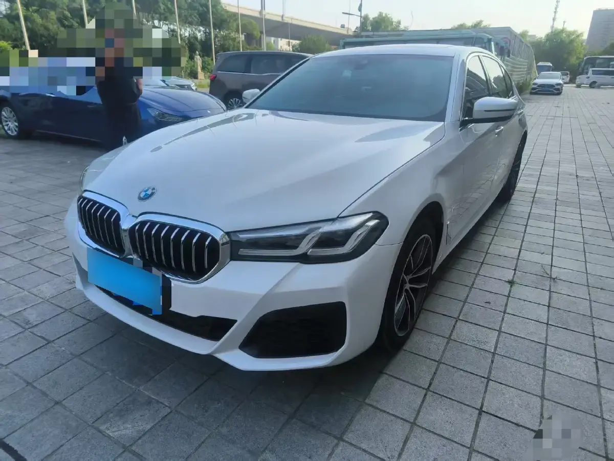 2022 BMW 5 Series 2.0T 184HP L4 8AT