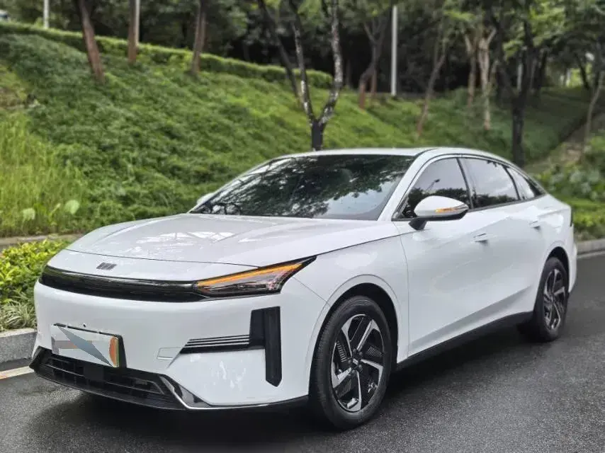 2024 Geely Galaxy L6 1.5T 163HP L4 3DHT PHEV