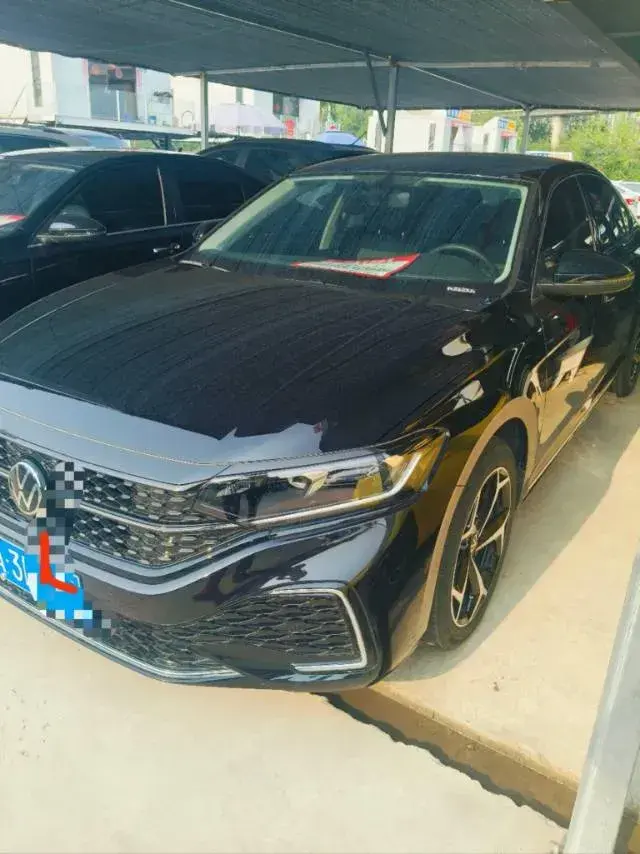 2024 Volkswagen Passat 2.0T 220HP L4 7DCT