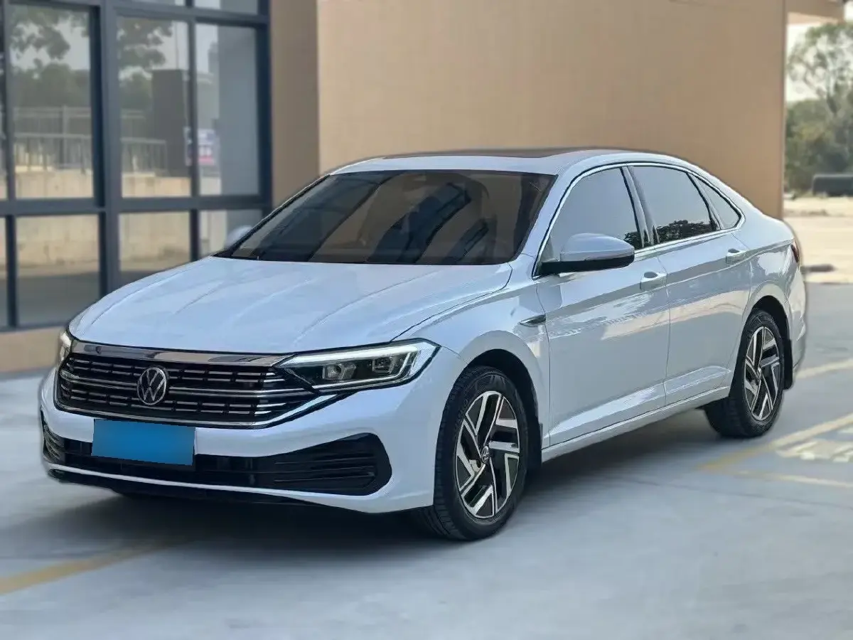 2023 Volkswagen Sagitar 1.5T 160HP L4 7DCT