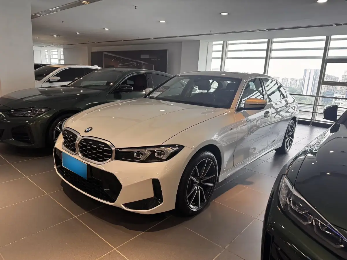 2024 BMW 3 Series 2.0T 184HP L4 8AT