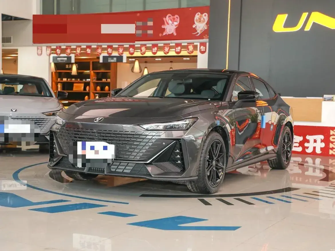 2022 ChangAn UNI-V 1.5T 188HP L4 7DCT
