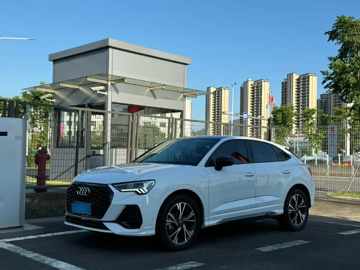 2022 Audi Q3 Sportback 2.0T 186HP L4 7DCT