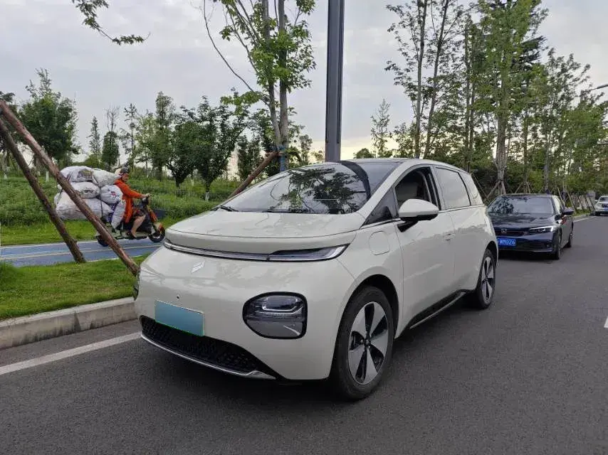 2023 BaoJun Cloud BEV 50.6KWH