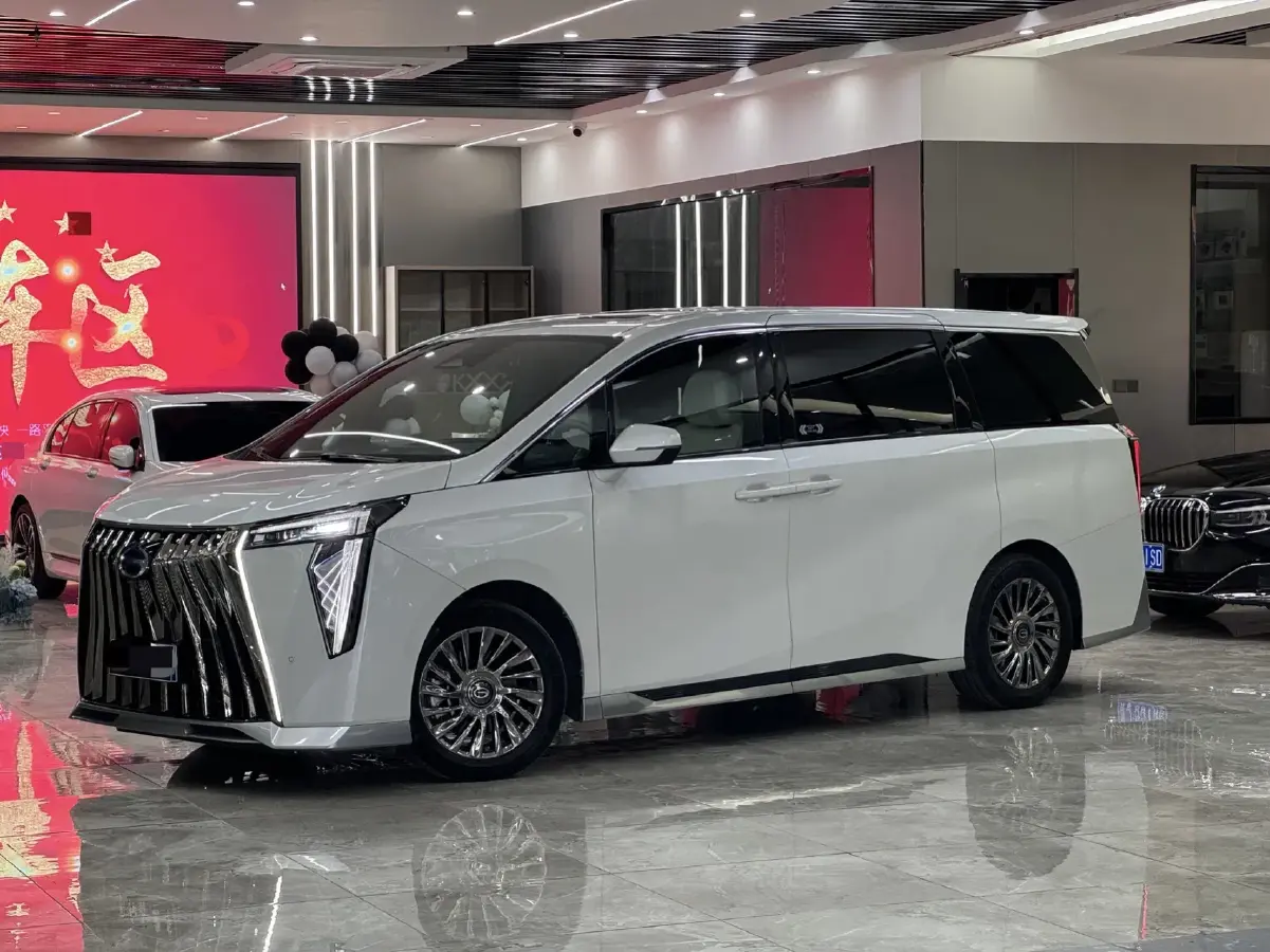 2023 GAC Trumpchi M8 2.0T 190HP L4 E-CVT Hybrid