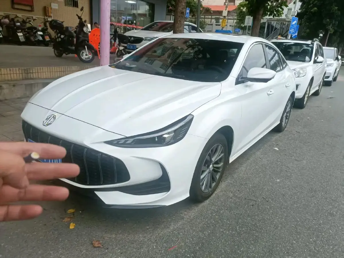 2025 MG 5 1.5L 129HP L4 CVT