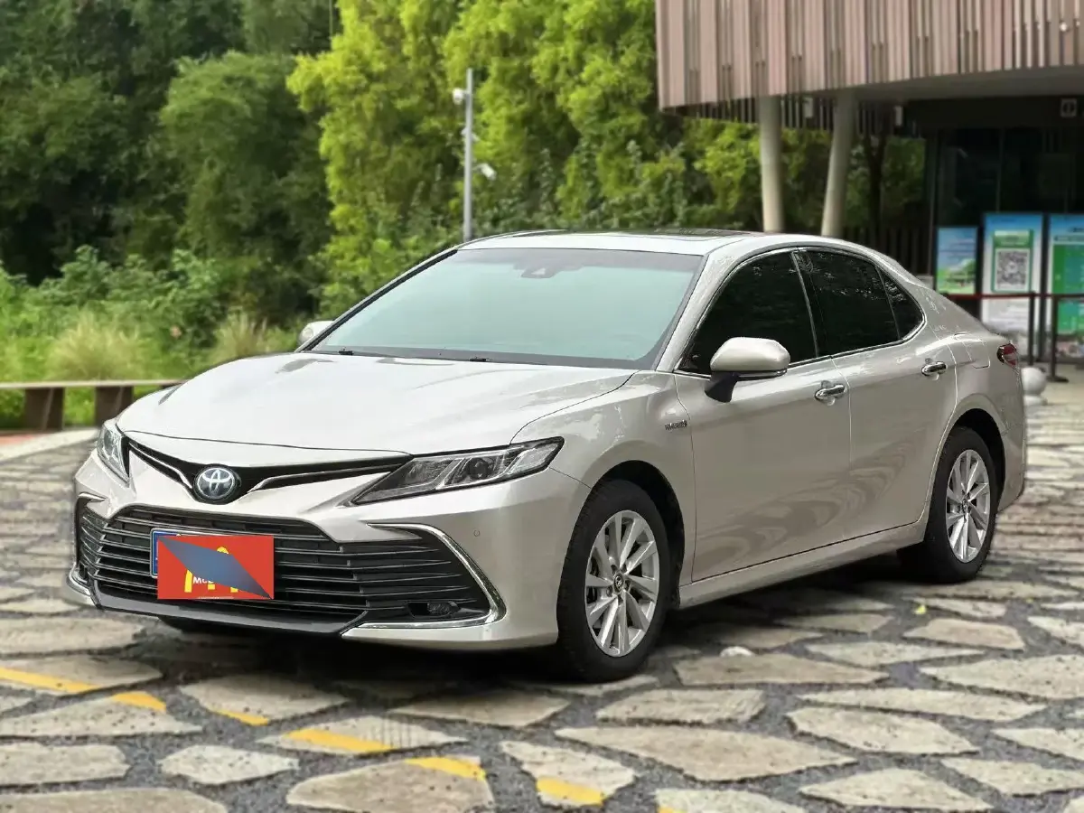 2023 Toyota Camry 2.5L 178HP L4 E-CVT Hybrid