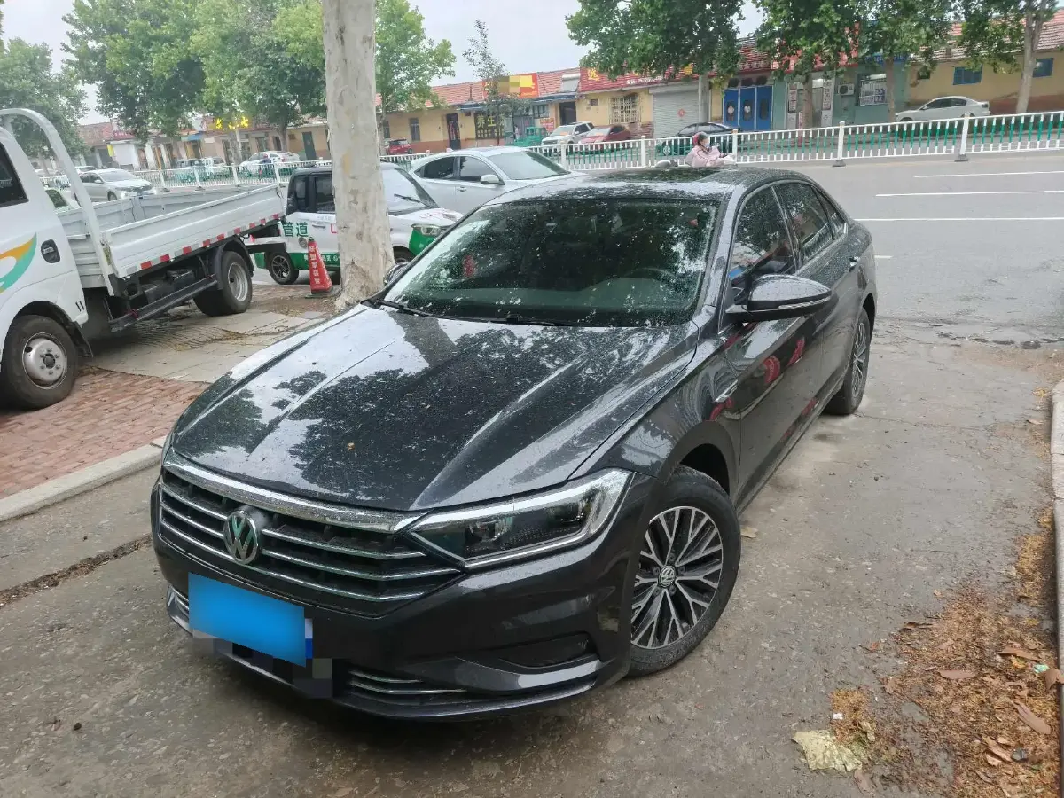 2020 Volkswagen Sagitar 1.2T 116HP L4 7DCT