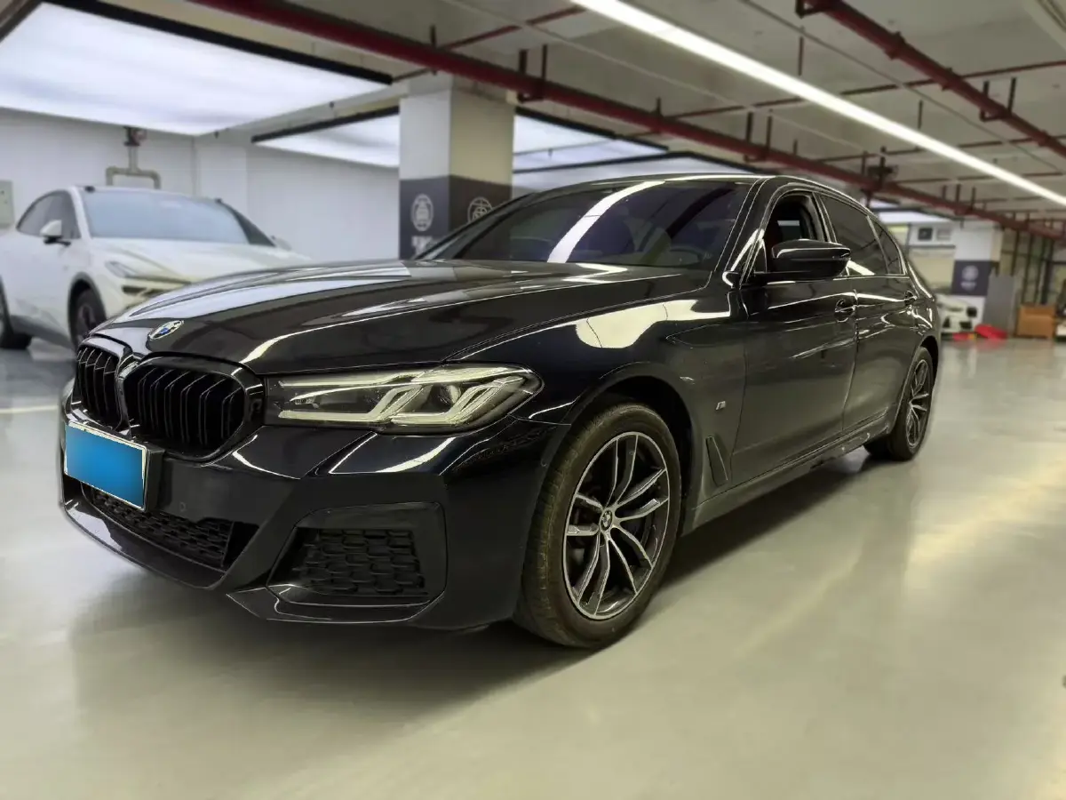 2022 BMW 5 Series 2.0T 184HP L4 8AT