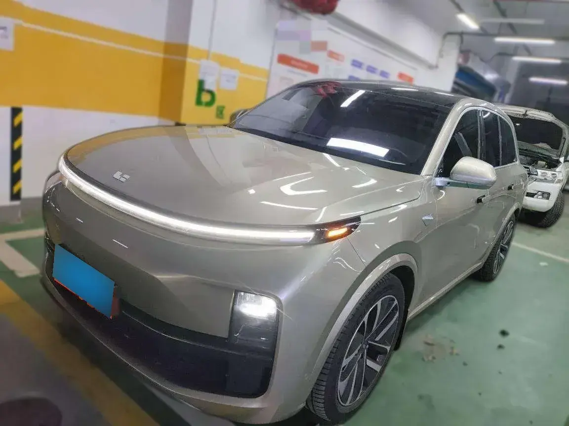 2023 Li L8 Range Extended 154HP REEV 40.9KWH