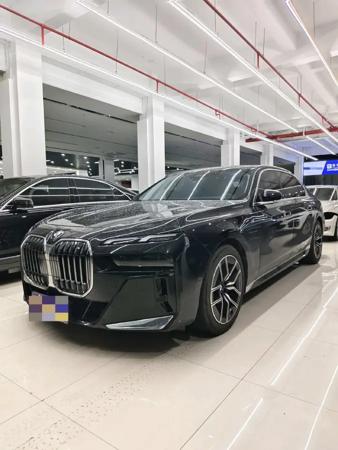 2023 BMW 7 Series 3.0T 272HP L6 8AT