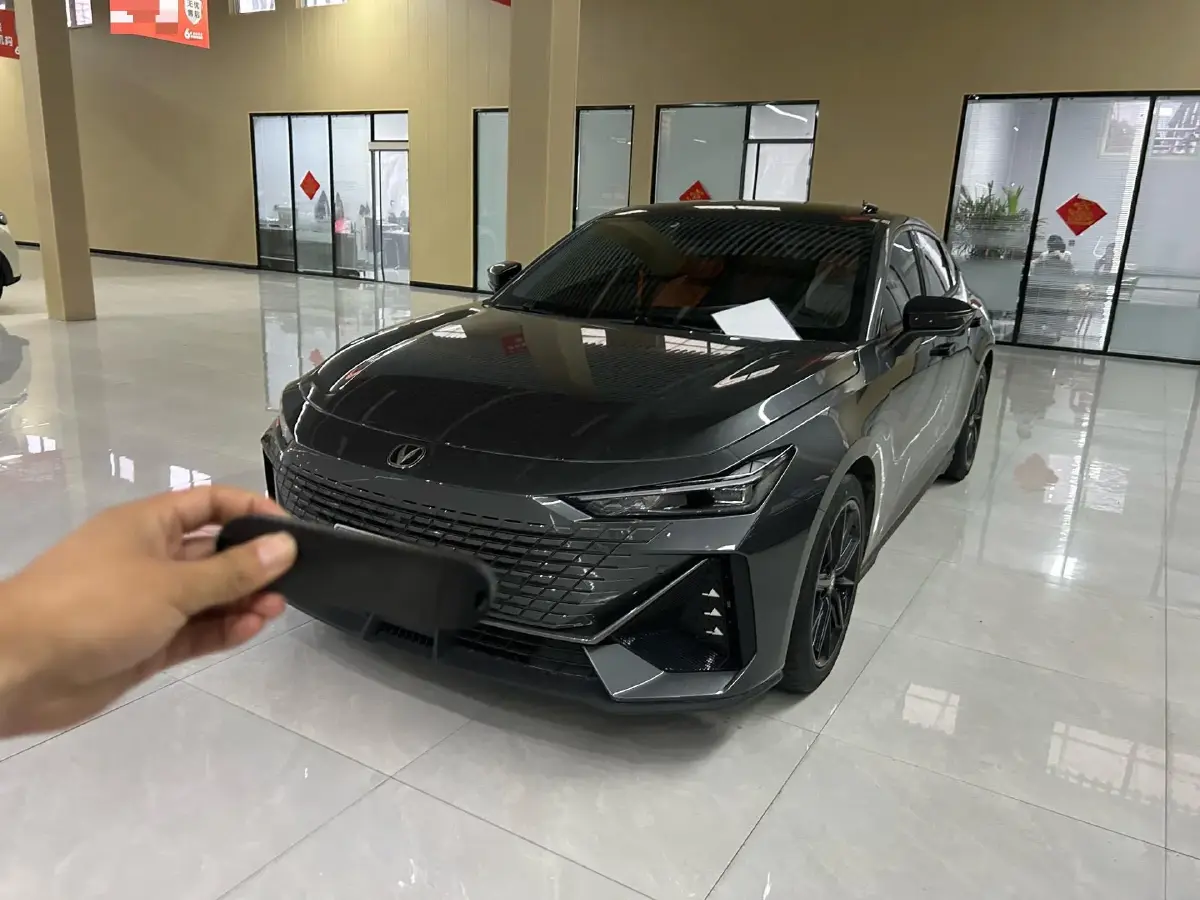 2022 ChangAn UNI-V 1.5T 188HP L4 7DCT