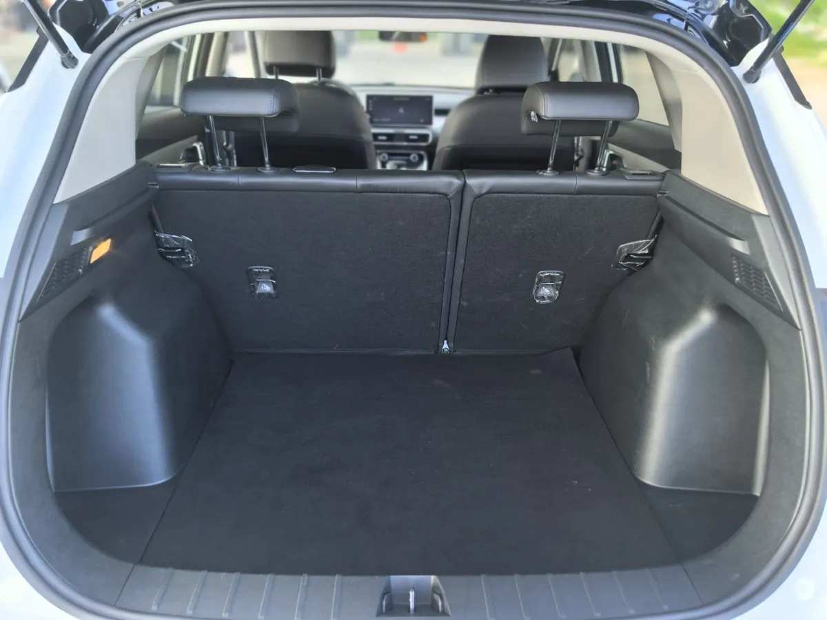 2023 Geely Coolray 1.5T 181HP L4 7DCT,autocango,china used car exporter,china ev exporter,chinese used car exporter,chinese used ev exporter