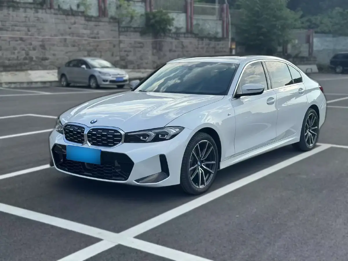 2025 BMW 3 Series 2.0T 184HP L4 8AT