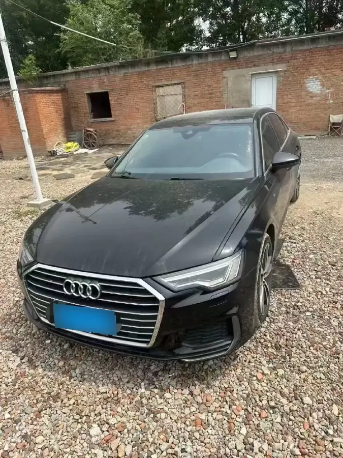 2022 Audi A6L 2.0T 190HP L4 7DCT