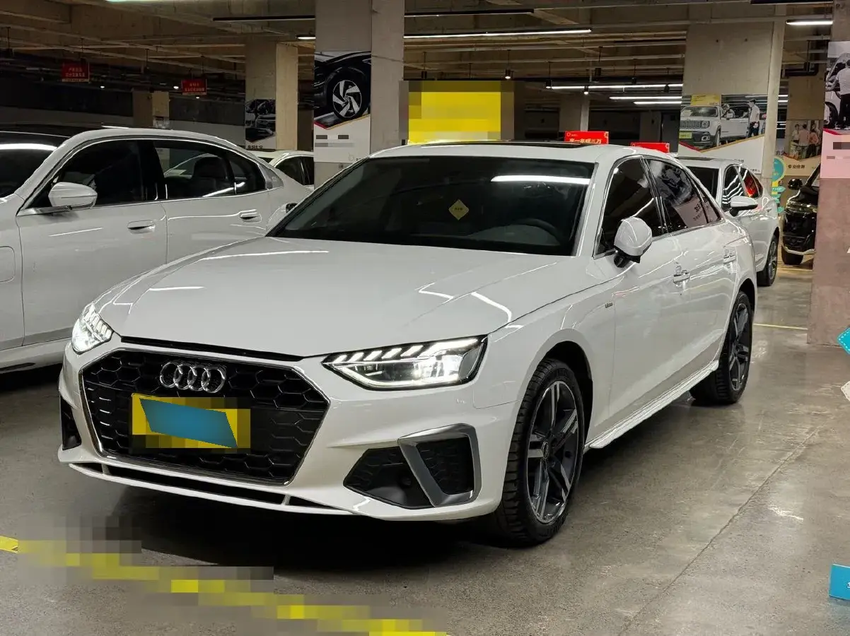 2022 Audi A4L 2.0T 190HP L4 7DCT