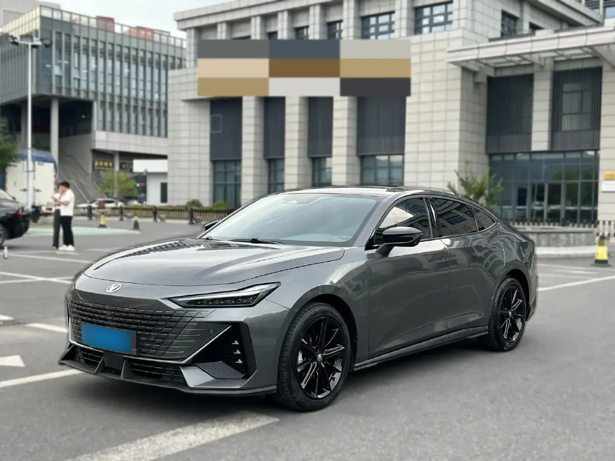 2022 ChangAn UNI-V 1.5T 188HP L4 7DCT