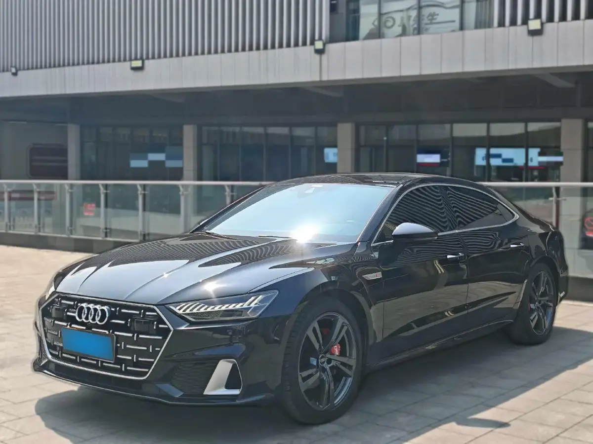 2022 Audi A7L 2.0T 245HP L4 7DCT