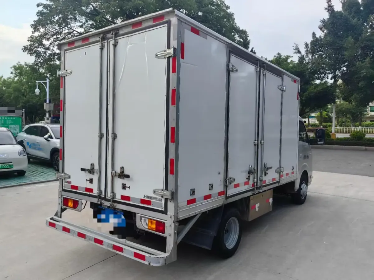 2023 WuLing Loong Truck 2.0L 136HP L4 5MT,autocango,china used car exporter,china ev exporter,chinese used car exporter,chinese used ev exporter