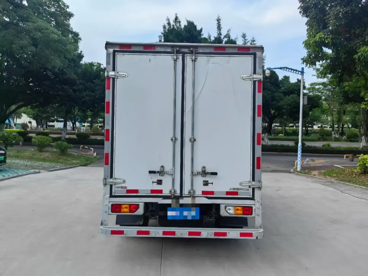 2023 WuLing Loong Truck 2.0L 136HP L4 5MT,autocango,china used car exporter,china ev exporter,chinese used car exporter,chinese used ev exporter