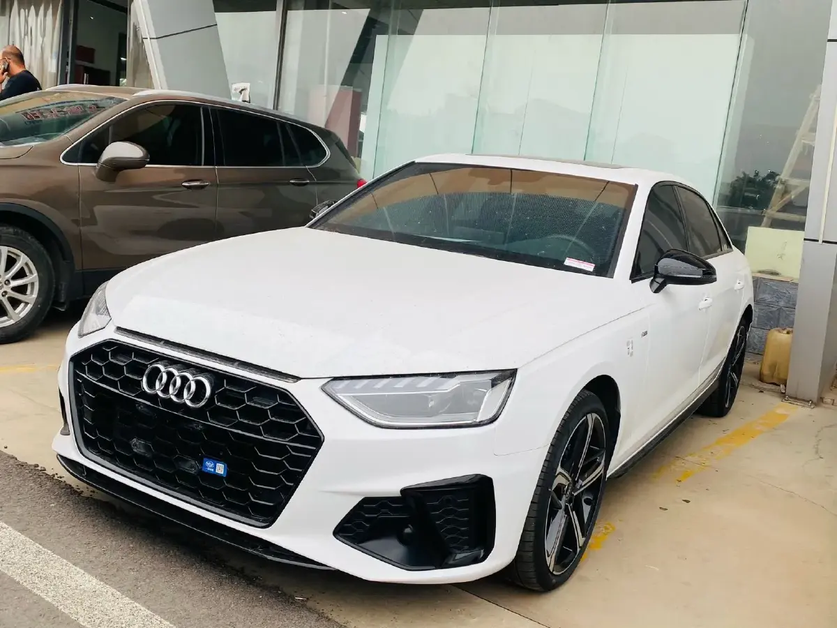 2022 Audi A4L 2.0T 190HP L4 7DCT