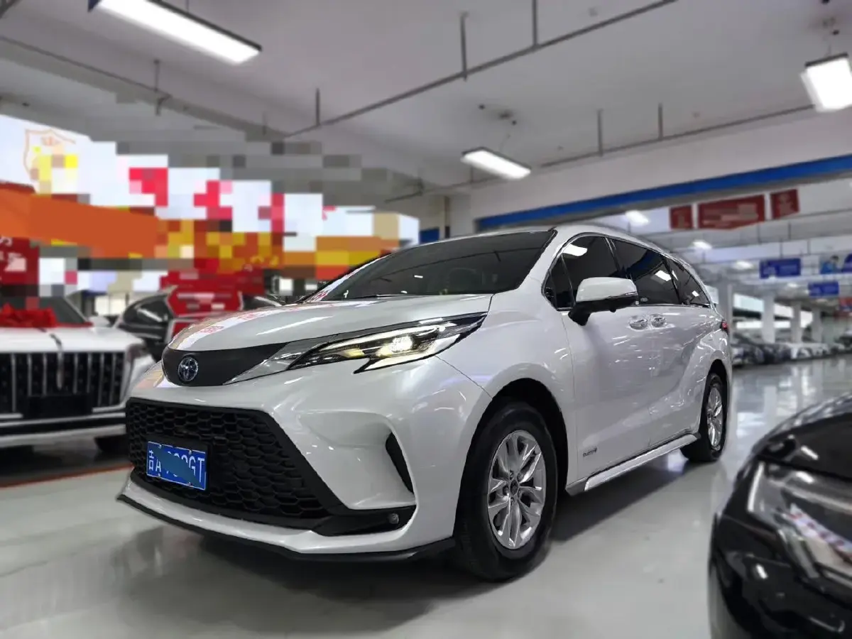 2023 Toyota Granvia 2.5L 189HP L4 E-CVT Hybrid