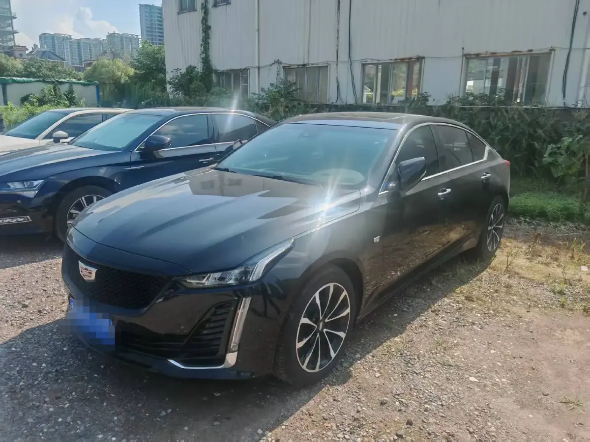 2023 Cadillac CT5 2.0T 237HP L4 10AT