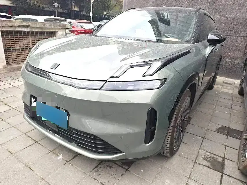 2023 LYNK&CO 08 EM-P 1.5T 163HP L4 3DHT PHEV 39.6KWH