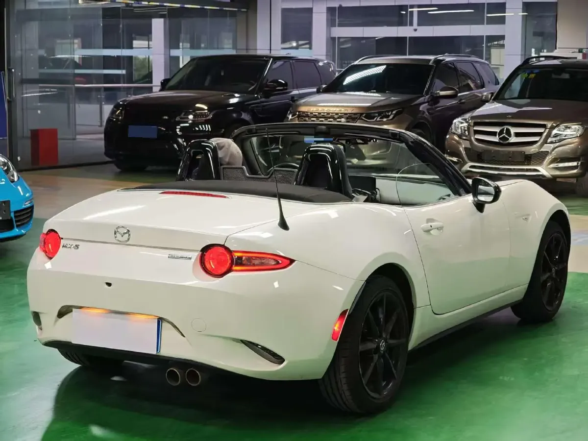 2023 BMW 3.0T 333HP L6 8AT,autocango,china used car exporter,china ev exporter,chinese used car exporter,chinese used ev exporter