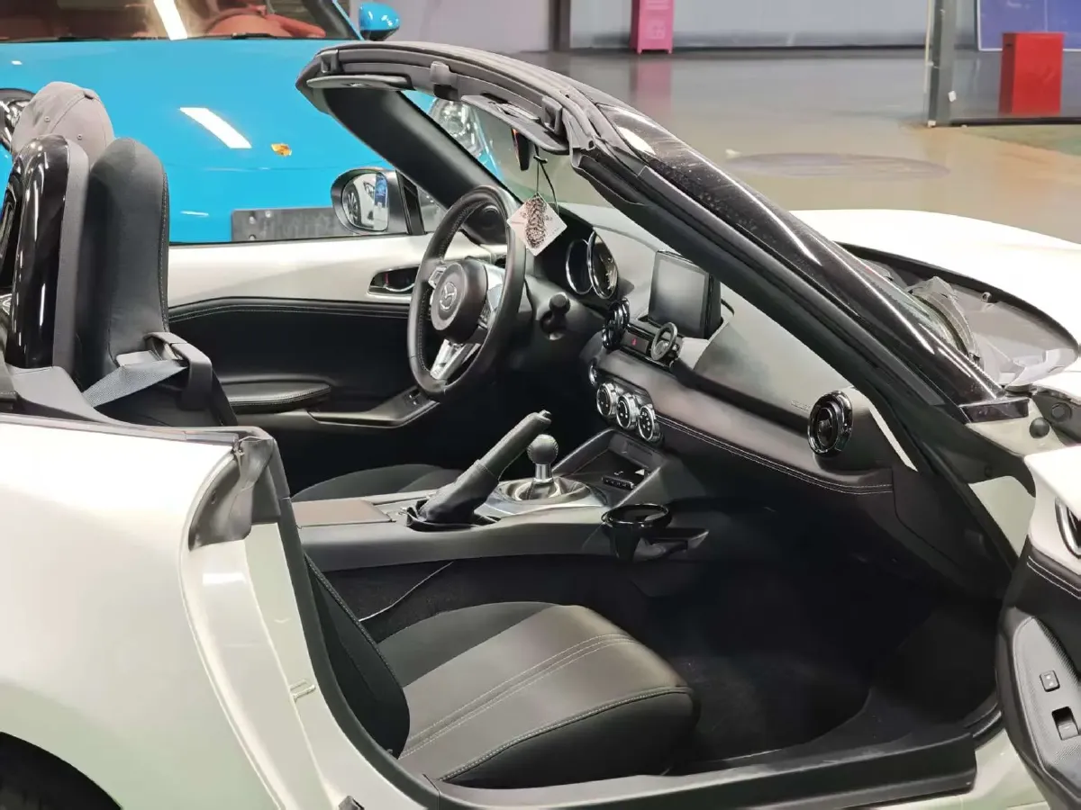 2023 BMW 3.0T 333HP L6 8AT,autocango,china used car exporter,china ev exporter,chinese used car exporter,chinese used ev exporter