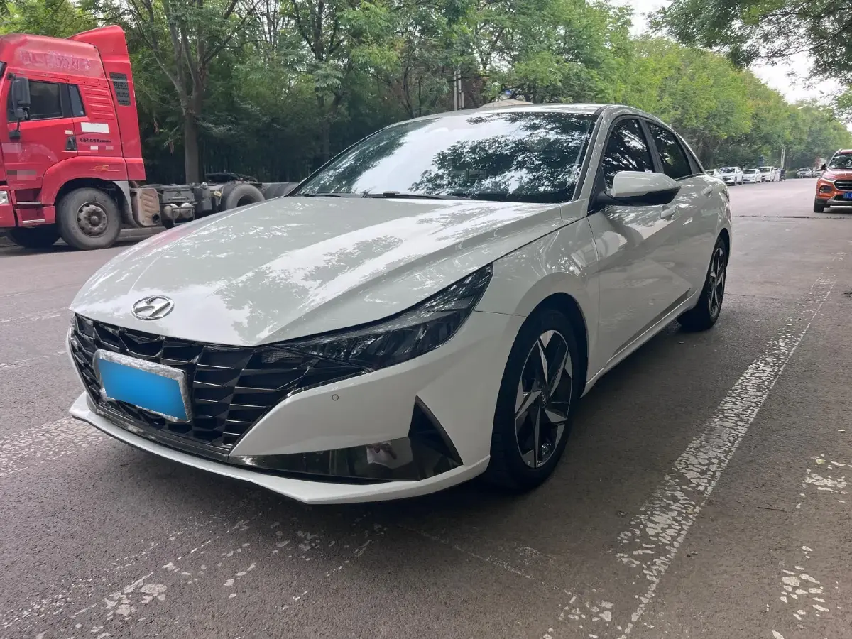 2022 Hyundai Elantra 1.5L 115HP L4 CVT