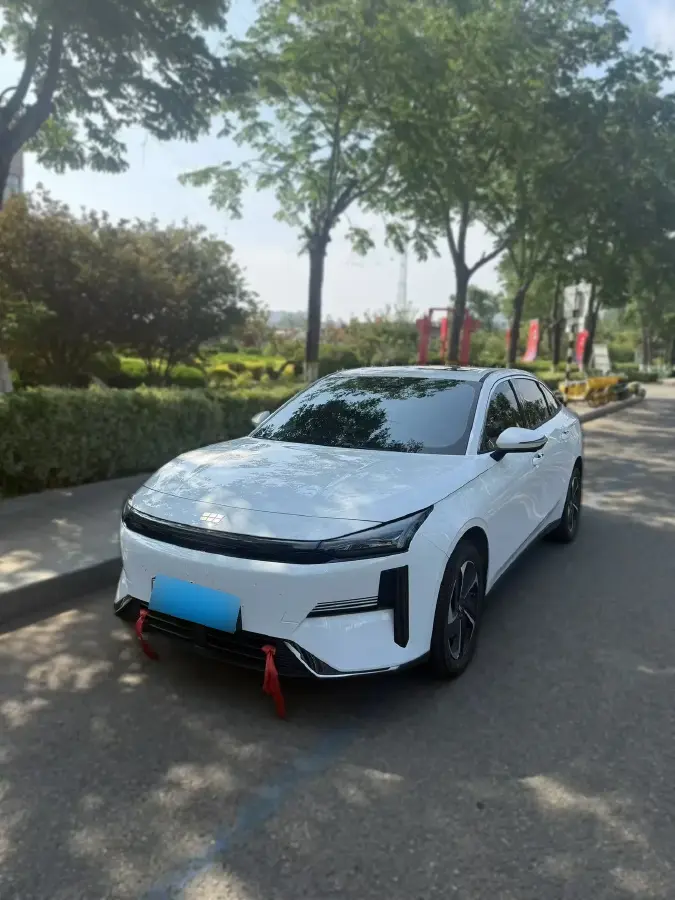 2025 Geely Galaxy L6 1.5L 112HP L4 1DHT PHEV 19.09KWH