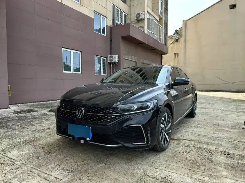 2022 Volkswagen Passat 2.0T 186HP L4 7DCT