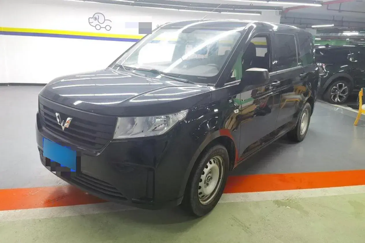 2020 WuLing HongGuang Plus 1.5L 99HP L4 6MT