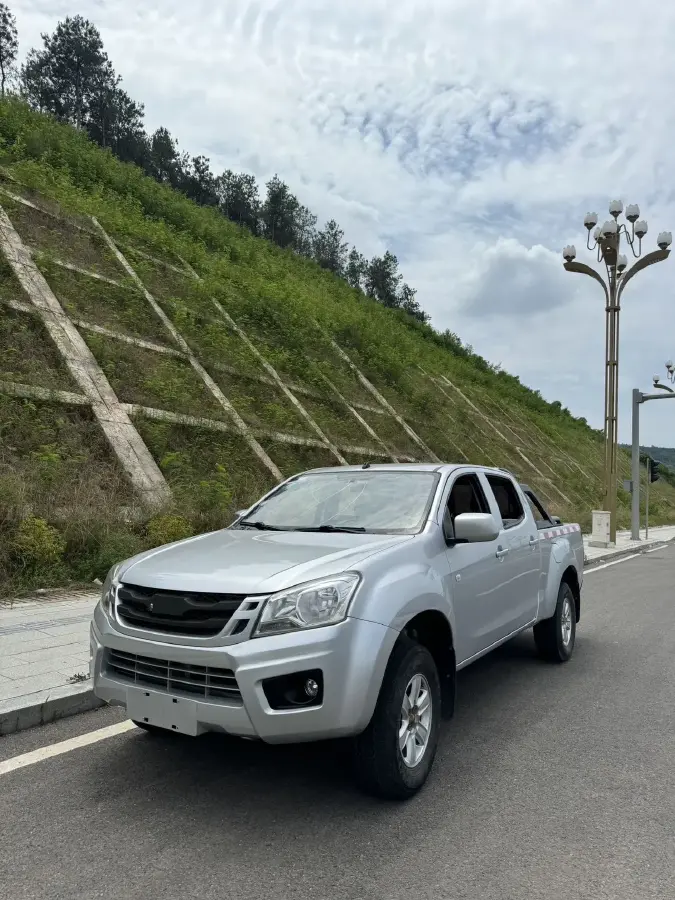 2018 Isuzu Jim 2.8T 116HP L4 5MT