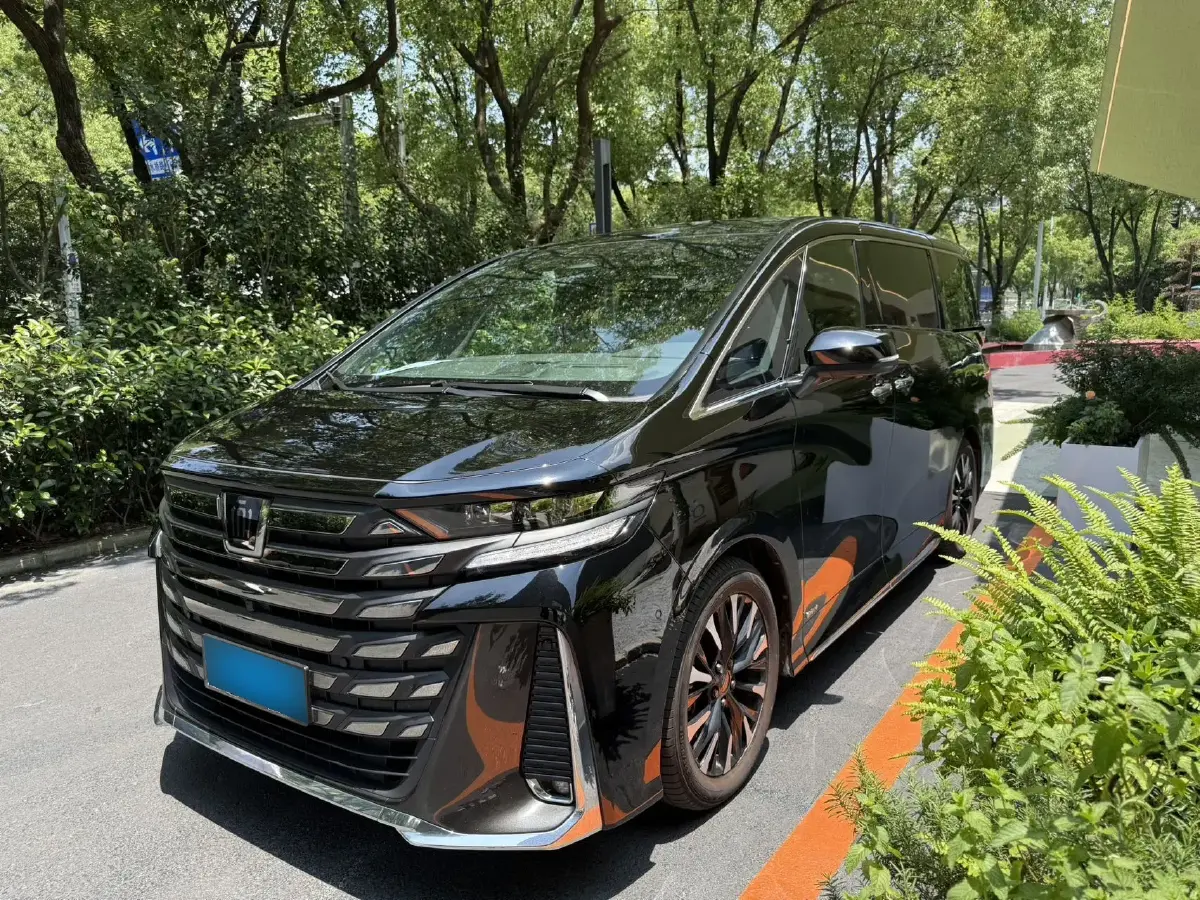 2024 Toyota Vellfire 2.5L 190HP L4 E-CVT Hybrid