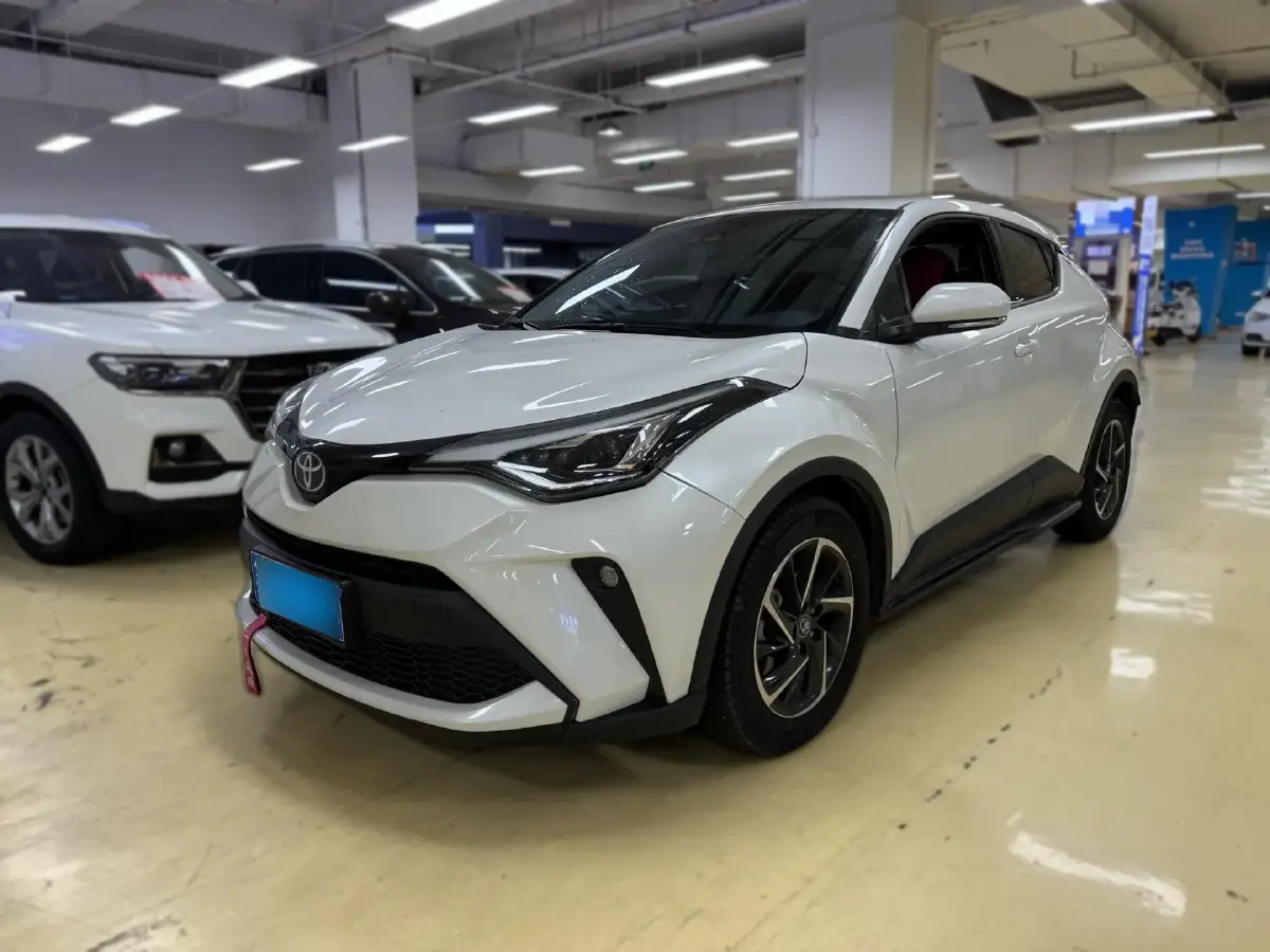 2022 Toyota C-HR 2.0L 171HP L4 CVT
