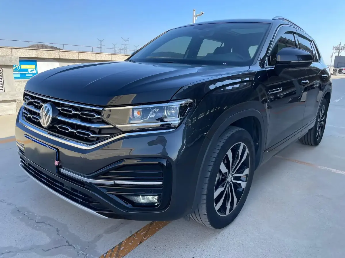 2021 Volkswagen Tayron 2.0T 220HP L4 7DCT