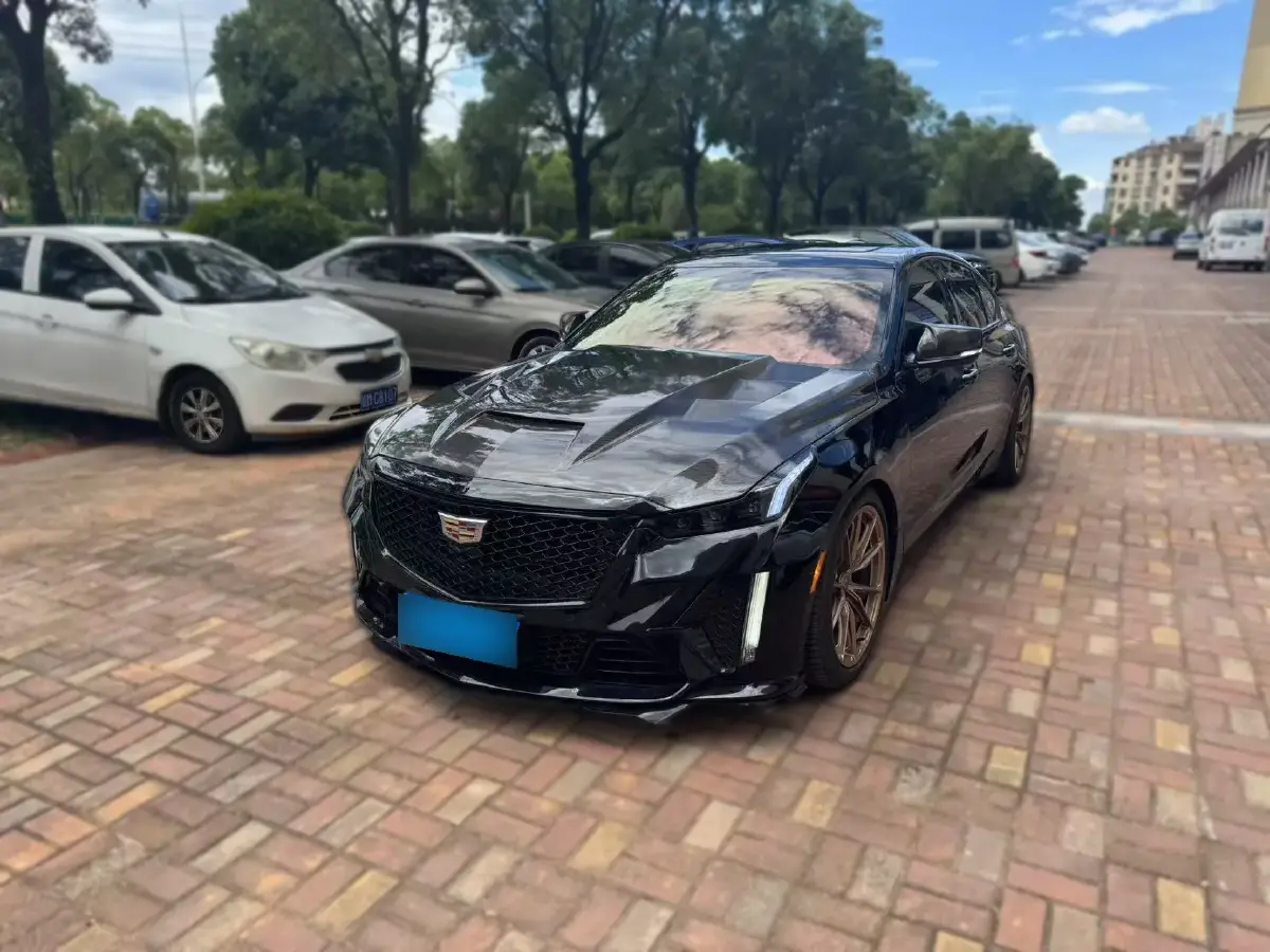 2022 Cadillac CT5 2.0T 237HP L4 10AT