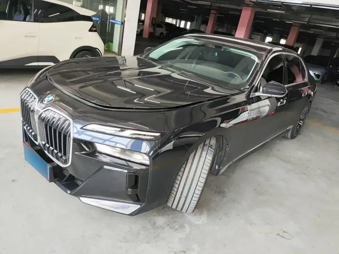 2023 BMW 7 Series 3.0T 272HP L6 8AT