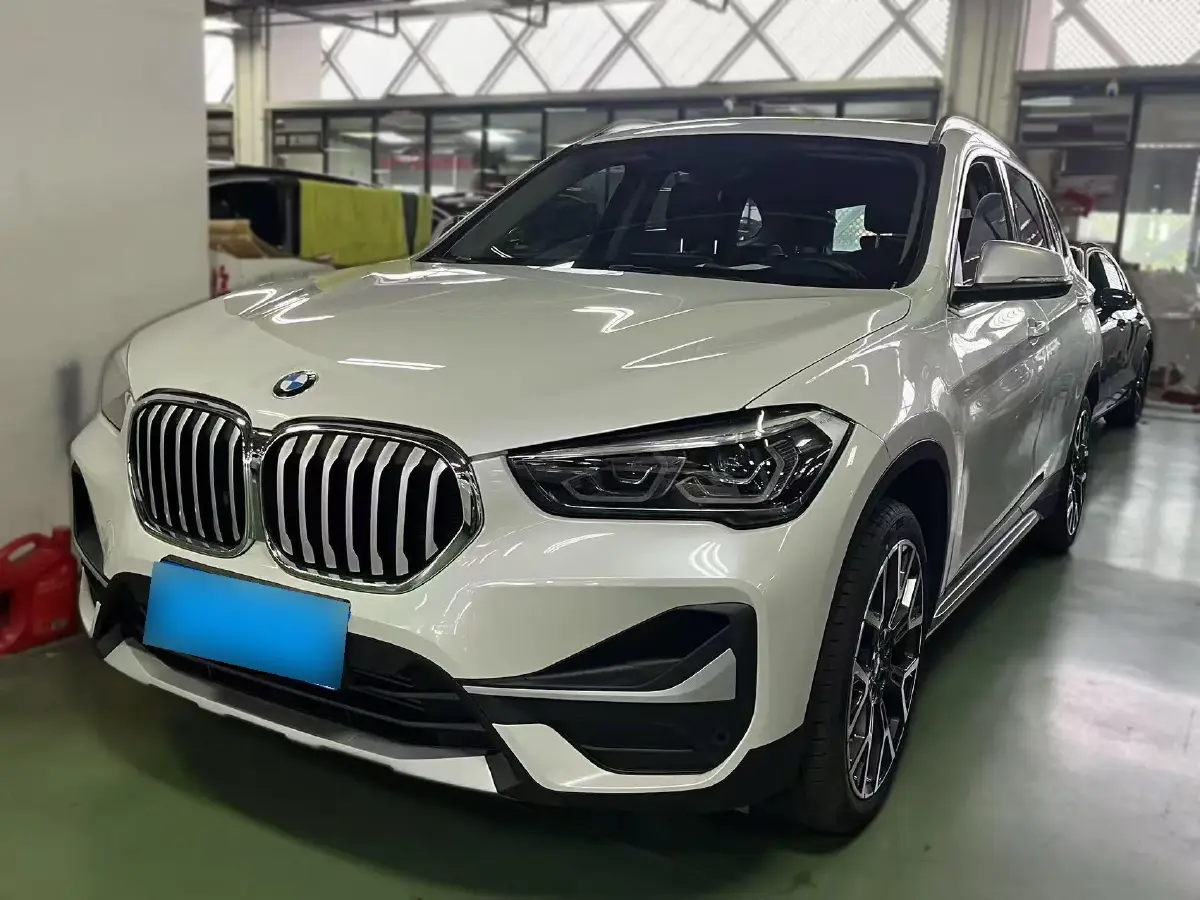 2022 BMW X1 2.0T 192HP L4 8AT