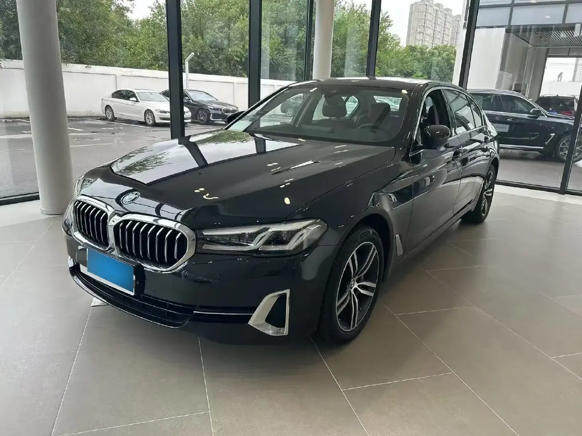 2023 BMW 5 Series 2.0T 245HP L4 8AT