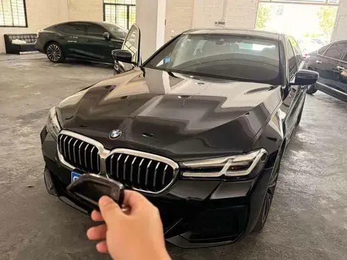 2022 BMW 5 Series 2.0T 252HP L4 8AT