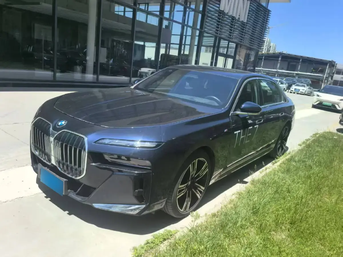 2023 BMW 7 Series 3.0T 381HP L6 8AT