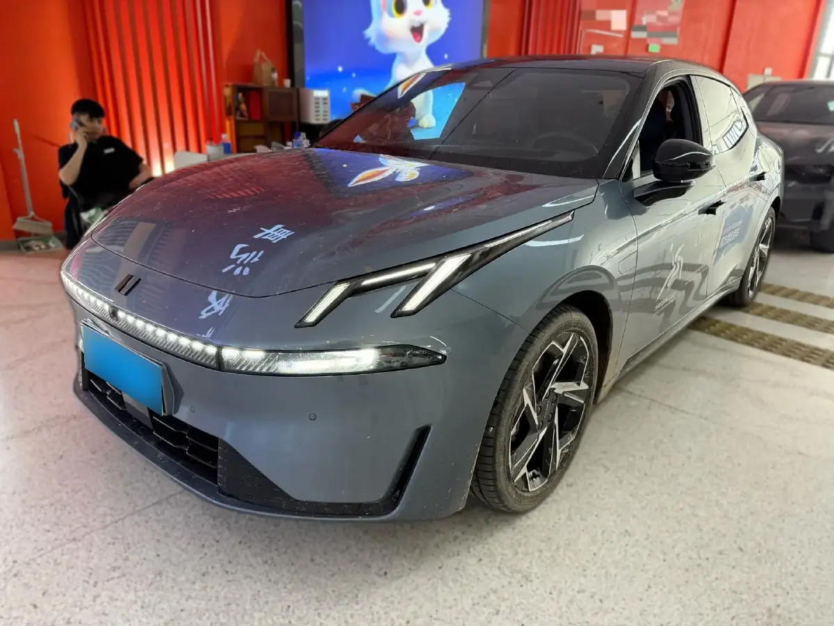 2025 LYNK&CO 06 EM-P 1.5L 120HP L4 3DHT PHEV 19.09KWH