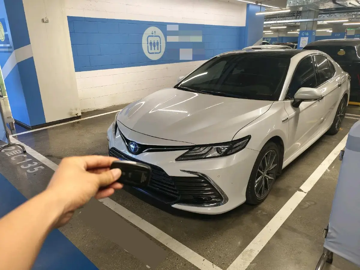 2021 Toyota Camry 2.5L 178HP L4 E-CVT Hybrid