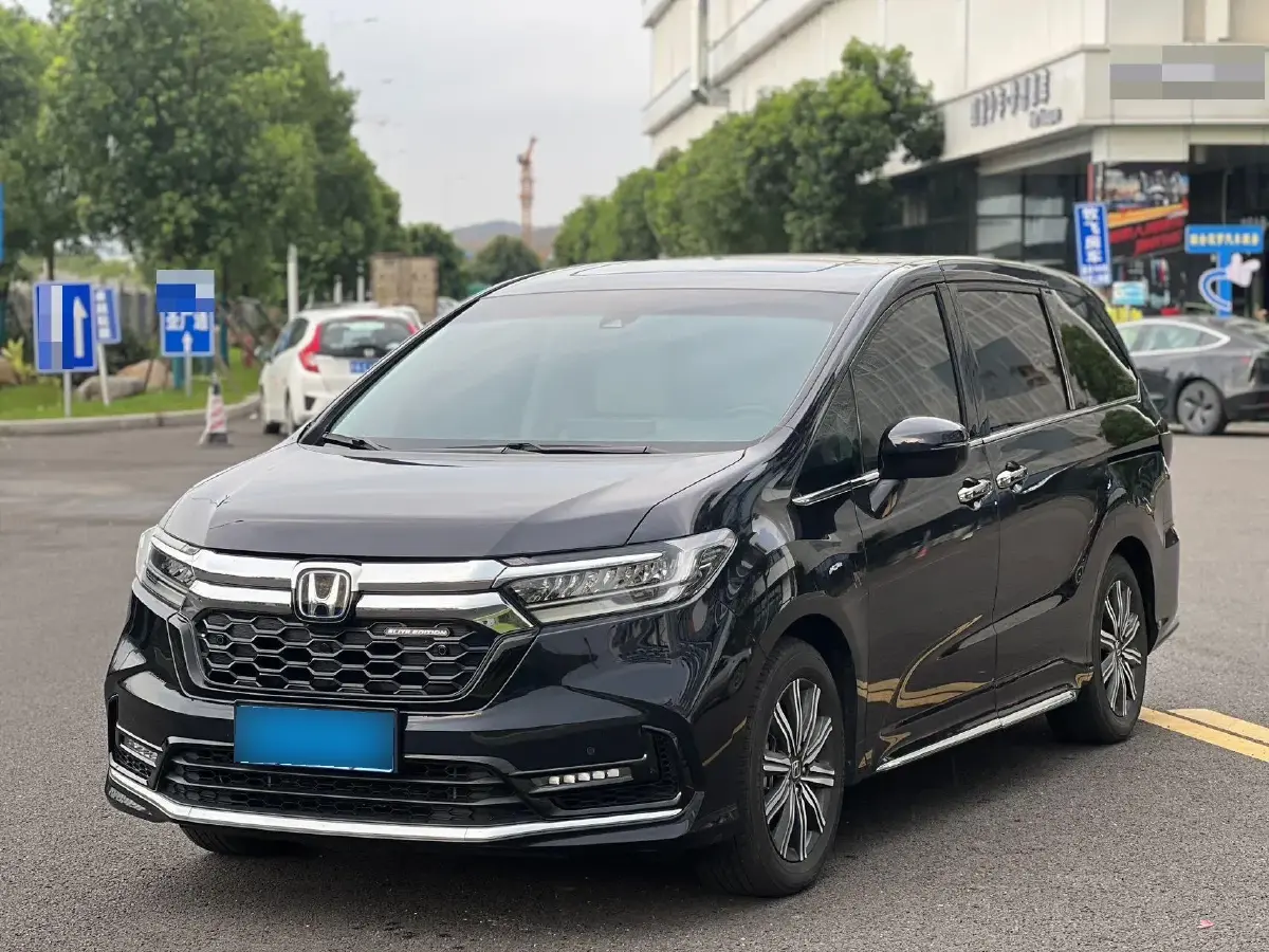 2022 Honda Odyssey 2.0L 146HP L4 E-CVT Hybrid