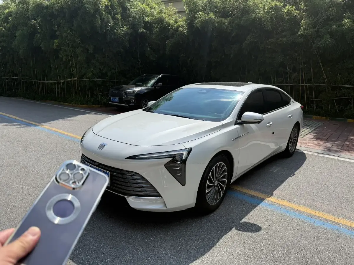 2023 Buick Larcosse 2.0T 237HP L4 9AT